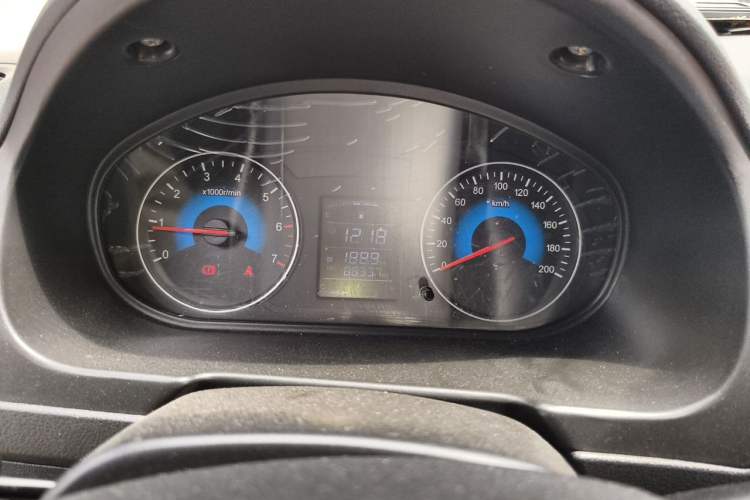 Used Dongfeng Fengon 330  Odometer Close Up