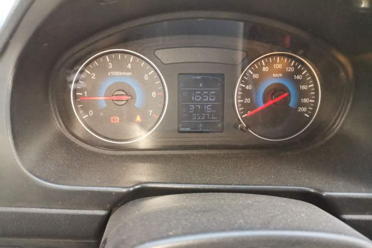 Used Dongfeng Fengon 330 2018 1.5L Facelift Manual Utility II DK15 Odometer Close Up