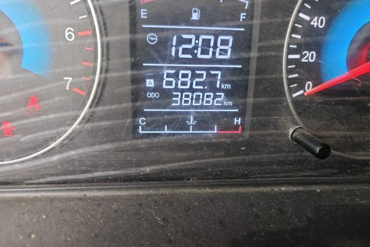 Used Dongfeng Fengon 330 2018 1.5L 330S Comfort Edition DK15 Odometer Close Up