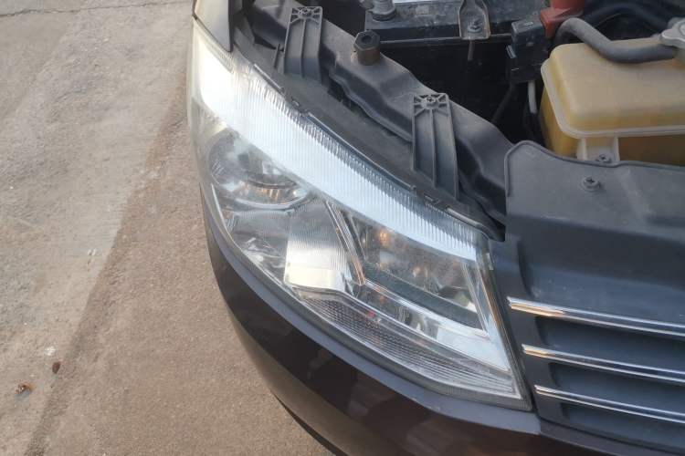 Used Dongfeng Fengon 330 2018 1.5L Facelift Manual Utility II DK15 Right Front Headlight