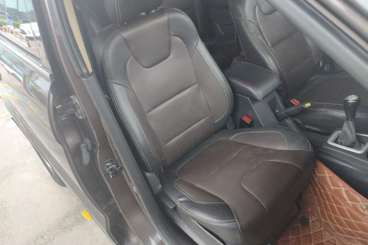 Used Dongfeng Fengon 330 2018 1.5L 330S Comfort Edition DK15 Right Front Seat