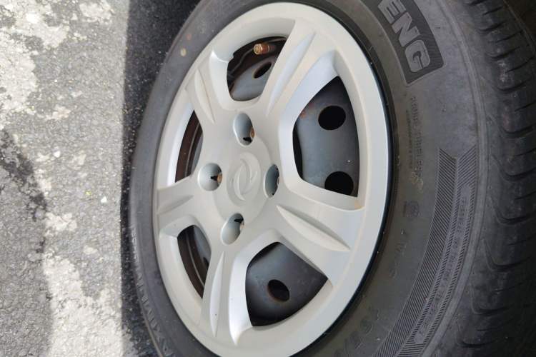 Used Dongfeng Fengon 330 2018 1.5L Manual Utility Version I DK15 Right Front Wheel Hub