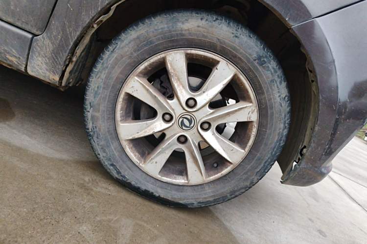 Used Dongfeng Fengon 330 2018 1.5L 330S Premium Edition DK15 Right Front Wheel Hub