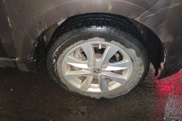 Used Dongfeng Fengon 330 2018 1.5L 330S Premium Edition DK15 Right Front Wheel Hub