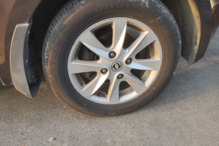 Used Dongfeng Fengon 330 2018 1.5L Facelift Manual Utility II DK15 Right Front Wheel Hub
