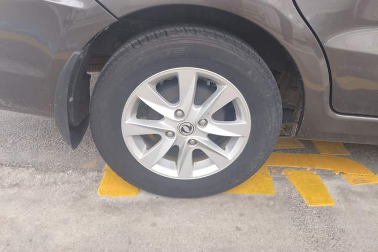 Used Dongfeng Fengon 330 2018 1.5L 330S Comfort Edition DK15 Right Rear Wheel Hub