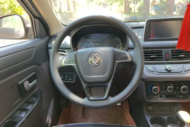 Used Dongfeng Fengon 330 2018 1.5L 330S Comfort Edition China V Standard DK15 Steering Wheel