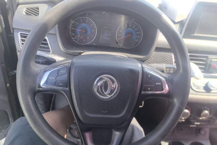 Used Dongfeng Fengon 330 2018 1.5L 330S Comfort Edition DK15 Steering Wheel