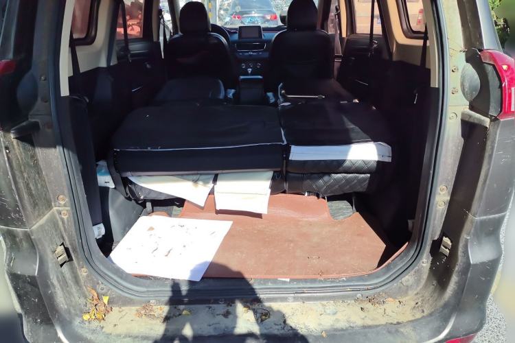 Used Dongfeng Fengon 330 2018 1.5L 330S Comfort Edition DK15 Trunk