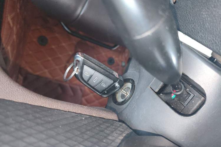 Used Dongfeng Fengon 330 2018 1.5L 330S Comfort Edition DK15 Vehicle Key