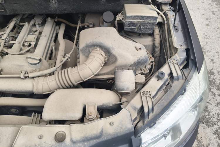 Used Dongfeng Fengon 330 2018 1.5L Facelift Manual Utility II DK15 Engine Bay Left