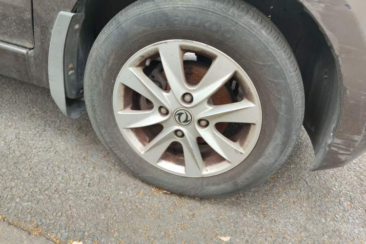 Used Dongfeng Fengon 330 2018 1.5L Manual Practical II DK15 Right Front Wheel Hub