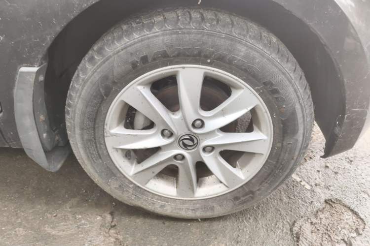 Used Dongfeng Fengon 330 2018 1.5L Facelift Manual Utility II DK15 Right Front Wheel Hub