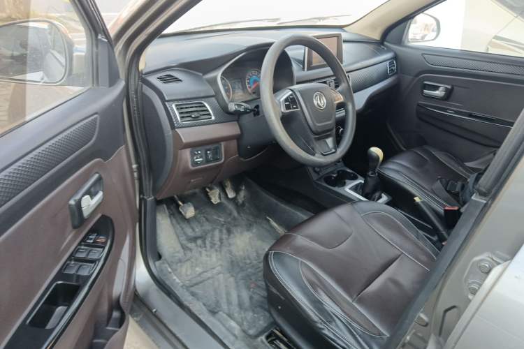 Used Dongfeng Fengon 330 2018 1.5L 330S Comfort Edition DK15 Driver Seat