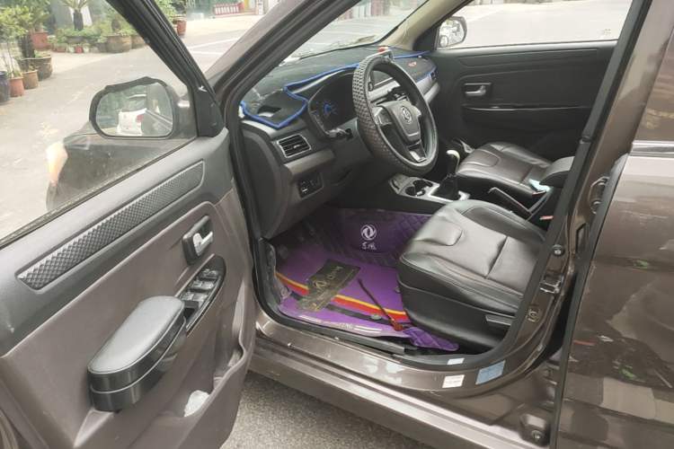 Used Dongfeng Fengon 330 2018 1.5L 330S Comfort Edition DK15 Driver Seat