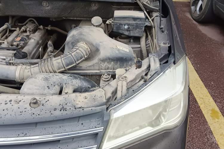 Used Dongfeng Fengon 330 2018 1.5L 330S Comfort Edition DK15 Engine Bay Left