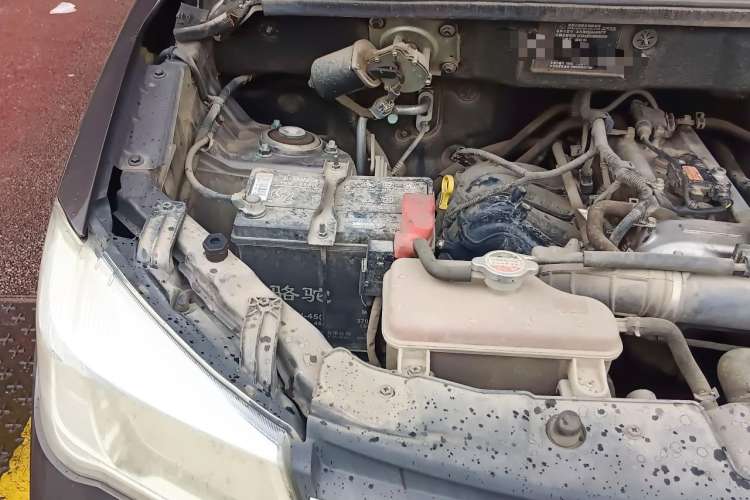 Used Dongfeng Fengon 330 2018 1.5L 330S Comfort Edition DK15 Engine Bay Right