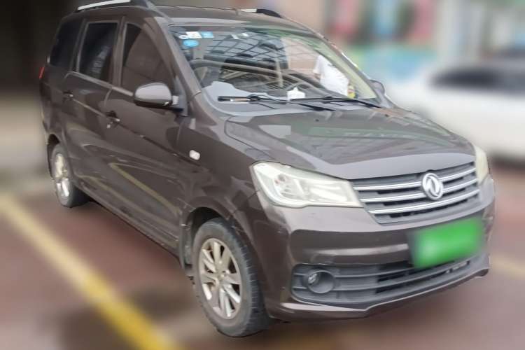 Used Dongfeng Fengon 330 2018 1.5L 330S Comfort Edition DK15 Front Right 45 Deg
