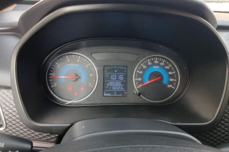 Used Dongfeng Fengon 330 2018 1.5L 330S Comfort Edition DK15 Instrument Cluster
