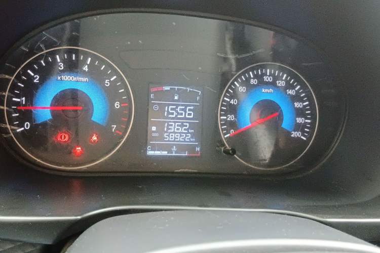 Used Dongfeng Fengon 330 2018 1.5L 330S Comfort Edition DK15 Instrument Cluster