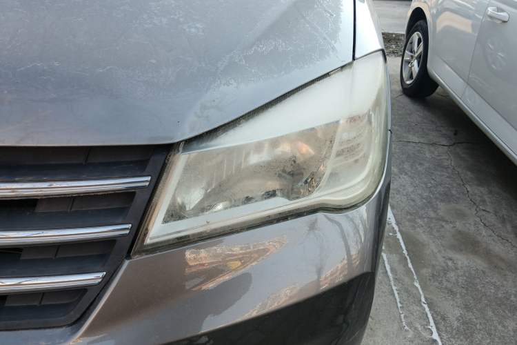 Used Dongfeng Fengon 330 2018 1.5L 330S Comfort Edition DK15 Left Front Headlight