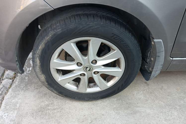 Used Dongfeng Fengon 330 2018 1.5L 330S Comfort Edition DK15 Left Front Wheel Hub