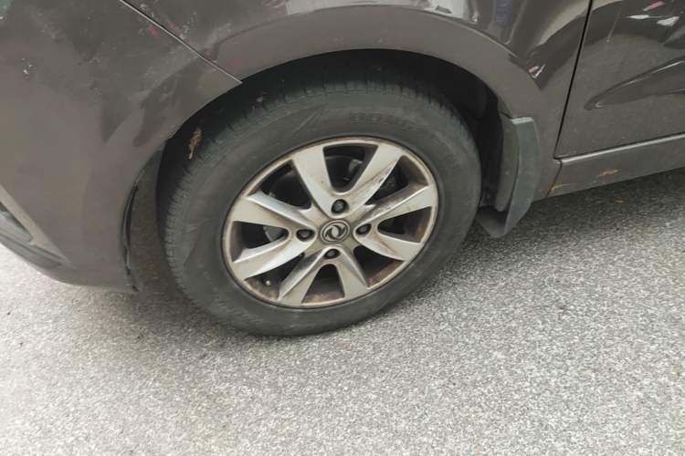 Used Dongfeng Fengon 330 2018 1.5L 330S Comfort Edition DK15 Left Front Wheel Hub