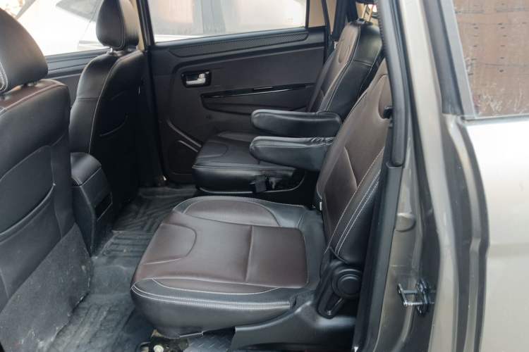 Used Dongfeng Fengon 330 2018 1.5L 330S Comfort Edition DK15 Left Rear Seat