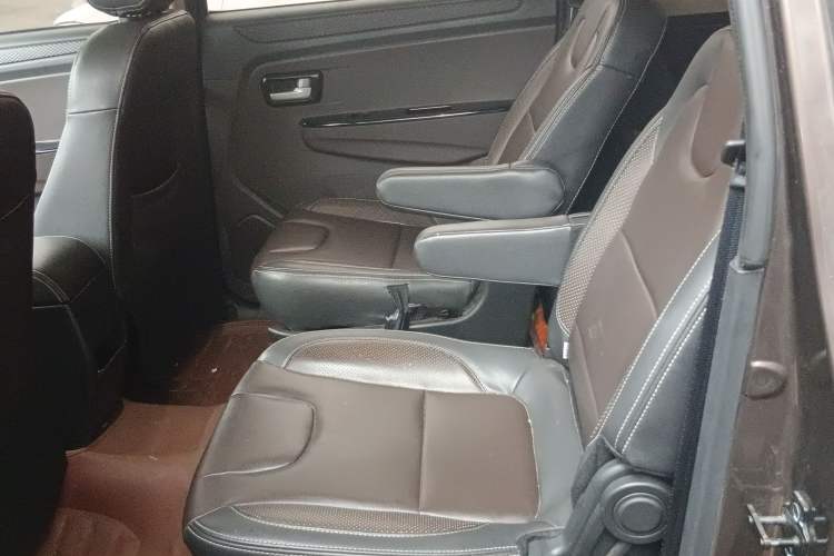 Used Dongfeng Fengon 330 2018 1.5L 330S Comfort Edition DK15 Left Rear Seat