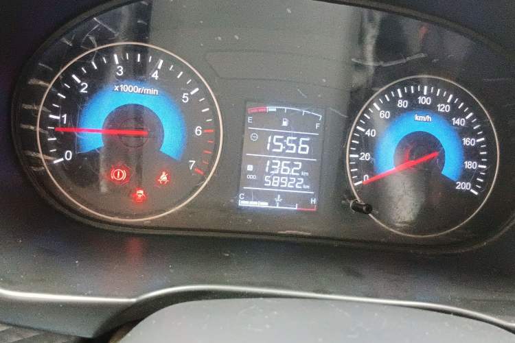 Used Dongfeng Fengon 330 2018 1.5L 330S Comfort Edition DK15 Odometer Close Up