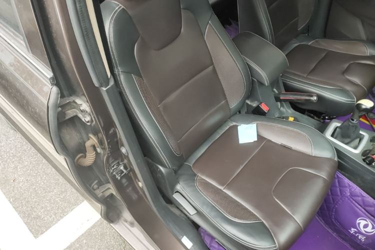 Used Dongfeng Fengon 330 2018 1.5L 330S Comfort Edition DK15 Right Front Seat
