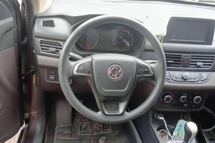 Used Dongfeng Fengon 330 2018 1.5L 330S Comfort Edition DK15 Steering Wheel