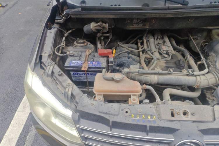 Used Dongfeng Fengon 330 2018 1.5L Manual Practical II DK15 Engine Bay Right