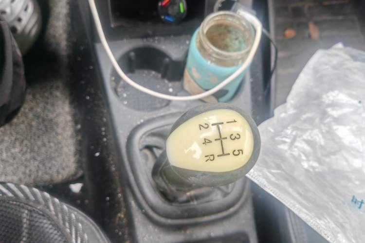 Used Dongfeng Fengon 330 2018 1.5L Manual Practical II DK15 Gear Lever