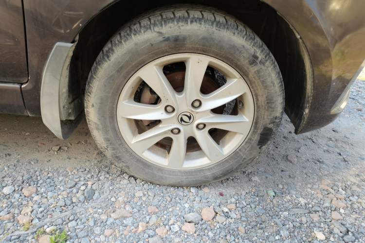 Used Dongfeng Fengon 330 2018 1.5L 330S Comfort Edition China V Standard DK15 Right Front Wheel Hub