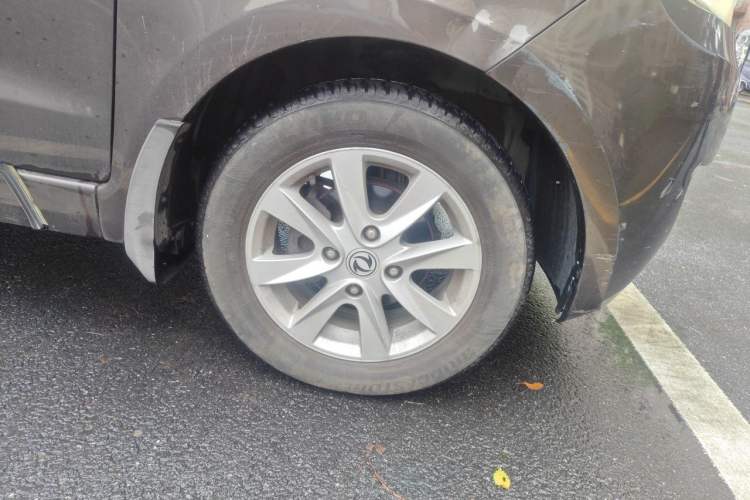 Used Dongfeng Fengon 330 2018 1.5L Manual Practical II DK15 Right Front Wheel Hub