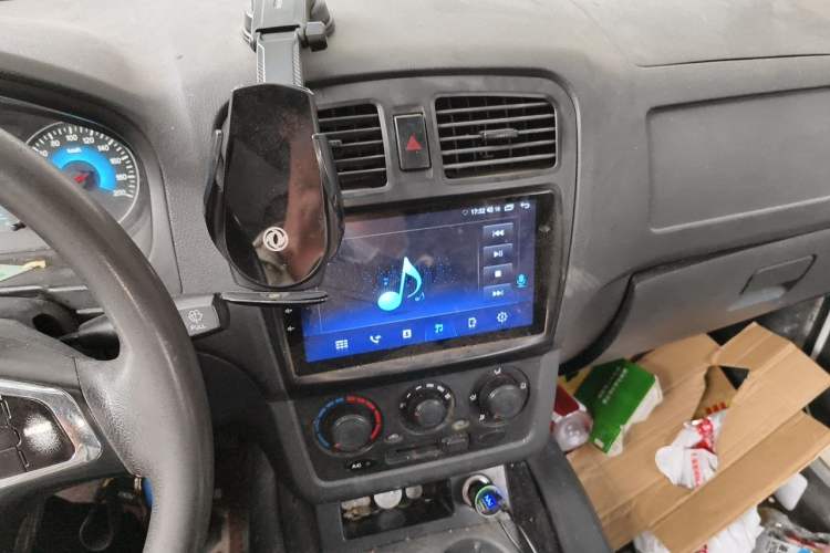Used Dongfeng Fengon 330 2018 1.5L Manual Practical II DK15 Audio And AC Panel