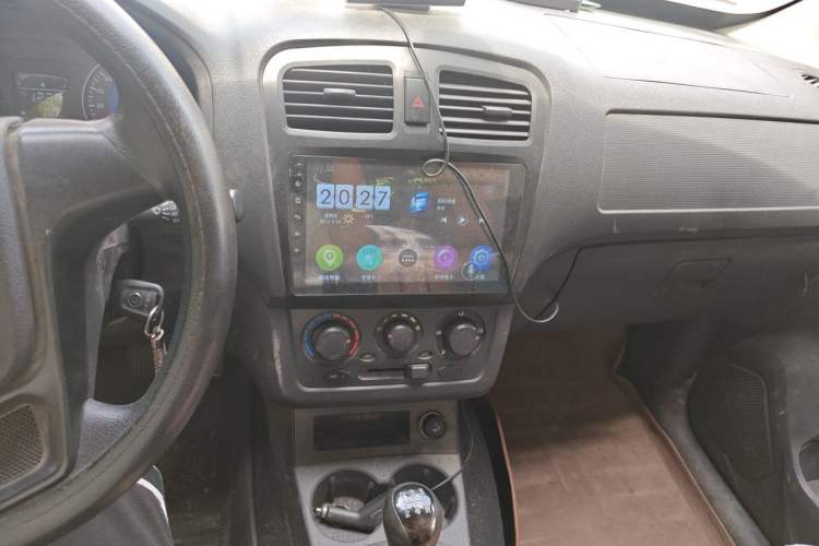 Used Dongfeng Fengon 330 2018 1.5L Facelift Manual Utility II DK15 Audio And AC Panel