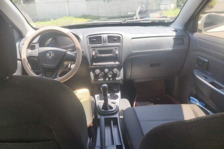 Used Dongfeng Fengon 330 2018 1.5L Manual Practical II DK15 Center Console
