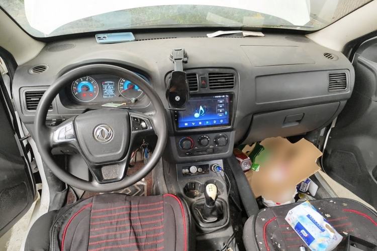 Used Dongfeng Fengon 330 2018 1.5L Manual Practical II DK15 Center Console