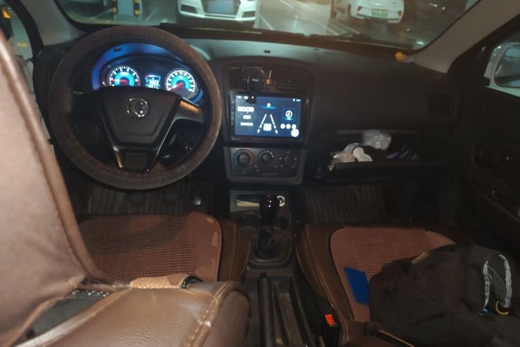 Used Dongfeng Fengon 330 2018 1.5L Manual Practical II DK15 Center Console