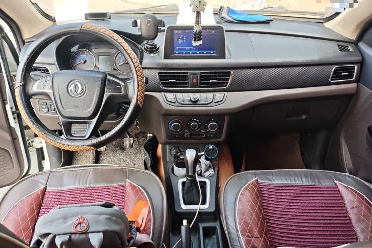 Used Dongfeng Fengon 330 2018 1.5L 330S Comfort Edition China V Standard DK15 Center Console