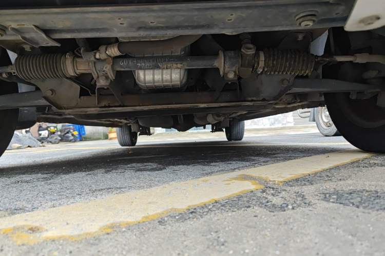 Used Dongfeng Fengon 330  Chassis Front