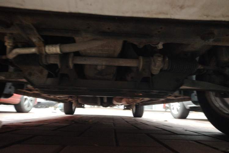 Used Dongfeng Fengon 330 2018 1.5L 330S Premium Edition DK15 Chassis Front