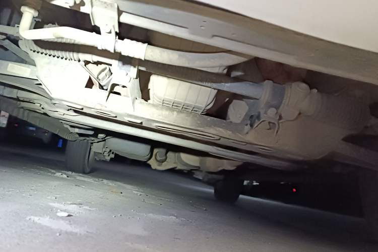 Used Dongfeng Fengon 330 2018 1.5L 330S Premium Edition DK15 Chassis Front