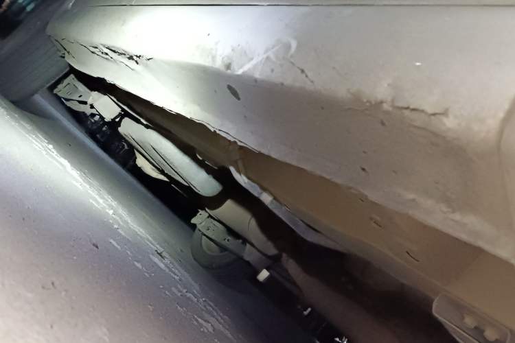 Used Dongfeng Fengon 330 2018 1.5L 330S Premium Edition DK15 Chassis Front Right