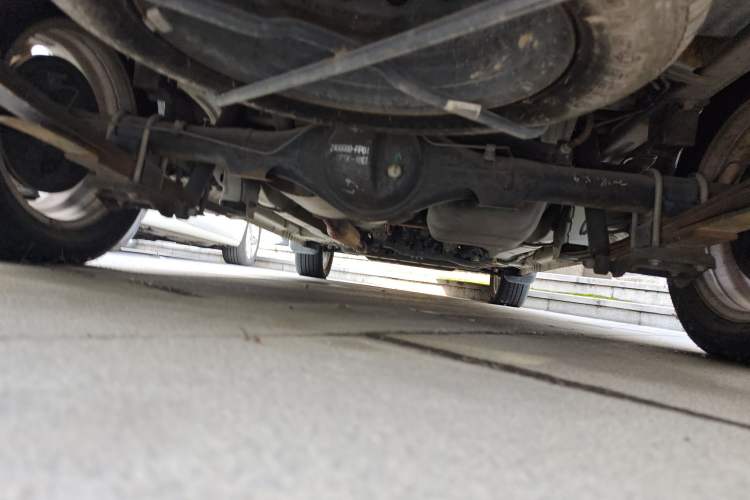 Used Dongfeng Fengon 330 2018 1.5L 330S Premium Edition DK15 Chassis Rear