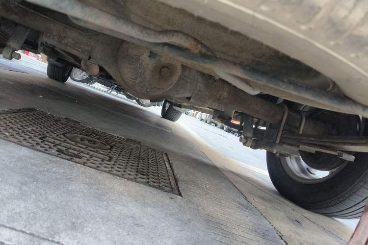 Used Dongfeng Fengon 330 2018 1.5L 330S Premium Edition China V DK15 Chassis Rear