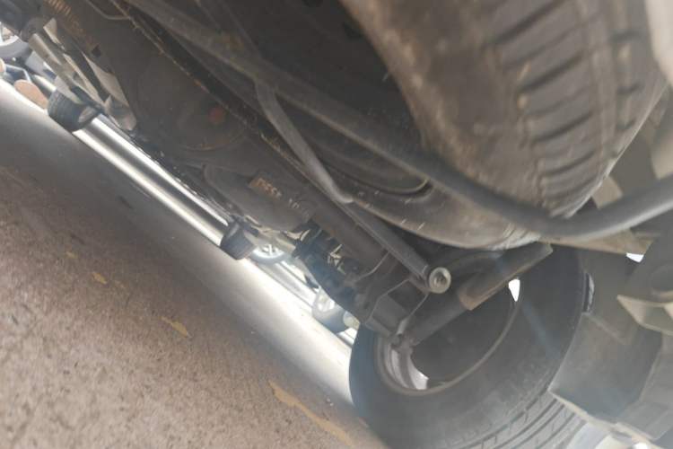 Used Dongfeng Fengon 330 2018 1.5L 330S Comfort Edition China V Standard DK15 Chassis Rear