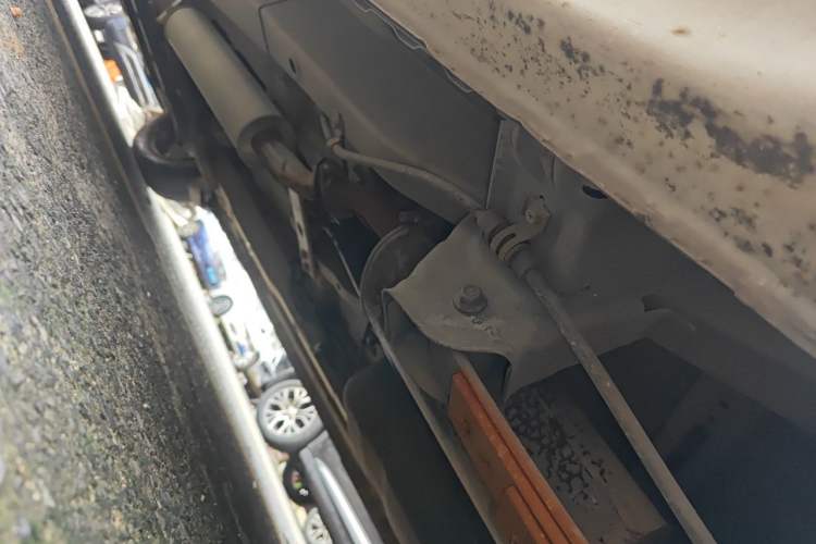 Used Dongfeng Fengon 330  Chassis Rear Left